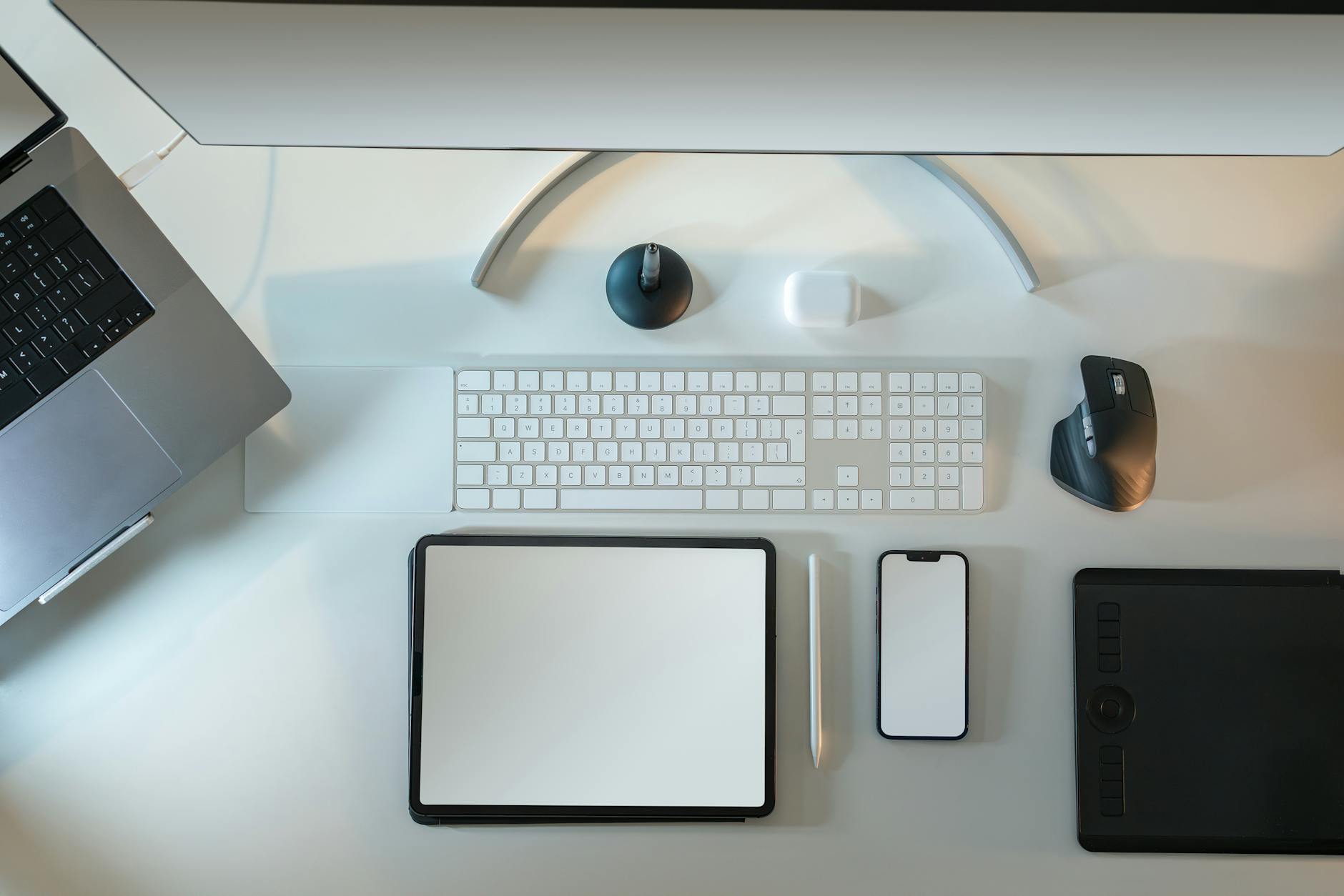 Moderner digitaler Arbeitsplatz